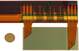 Silizium-Sensor und flexible Leiterplatten des Origami-Moduls vor der Faltung.