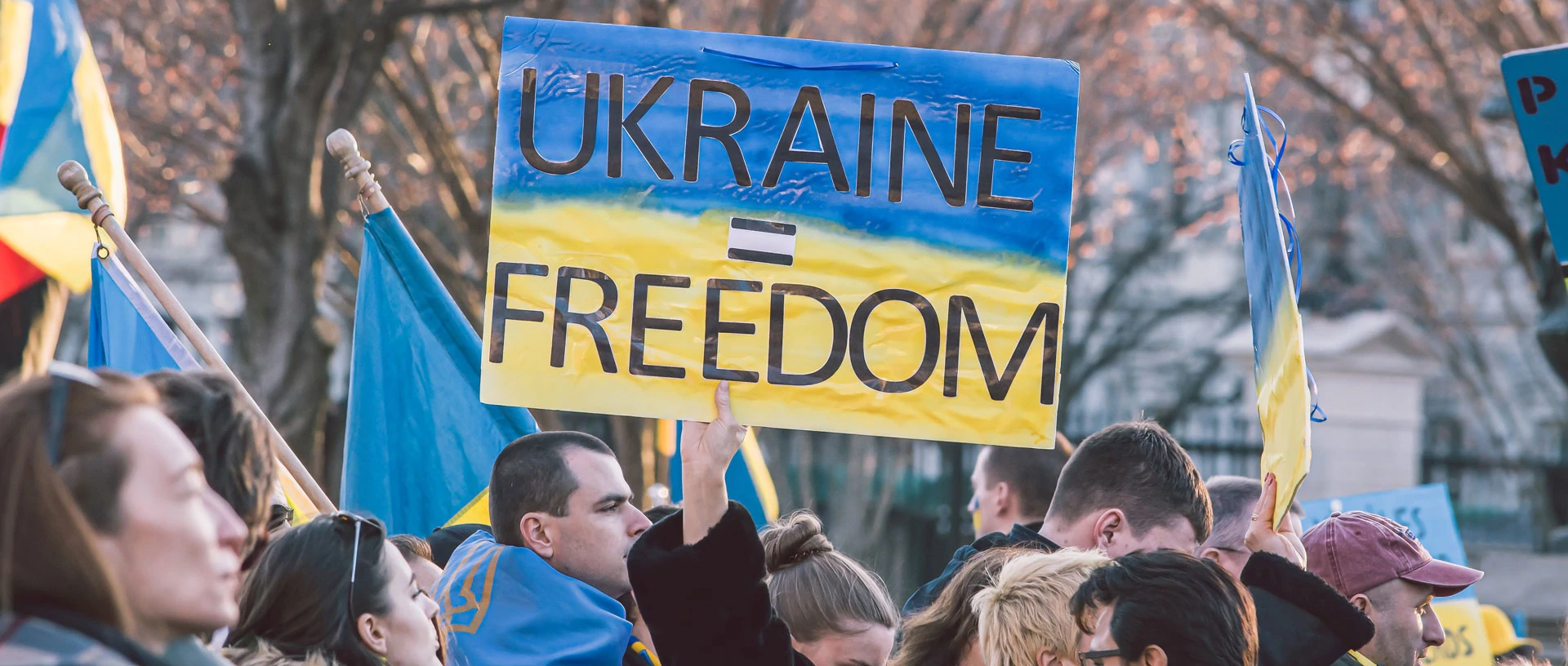 Weltweit finden Proteste gegen den von Putin entfesselten Krieg gegen die Ukraine statt.  © Unsplash/Gayatri Malhotra