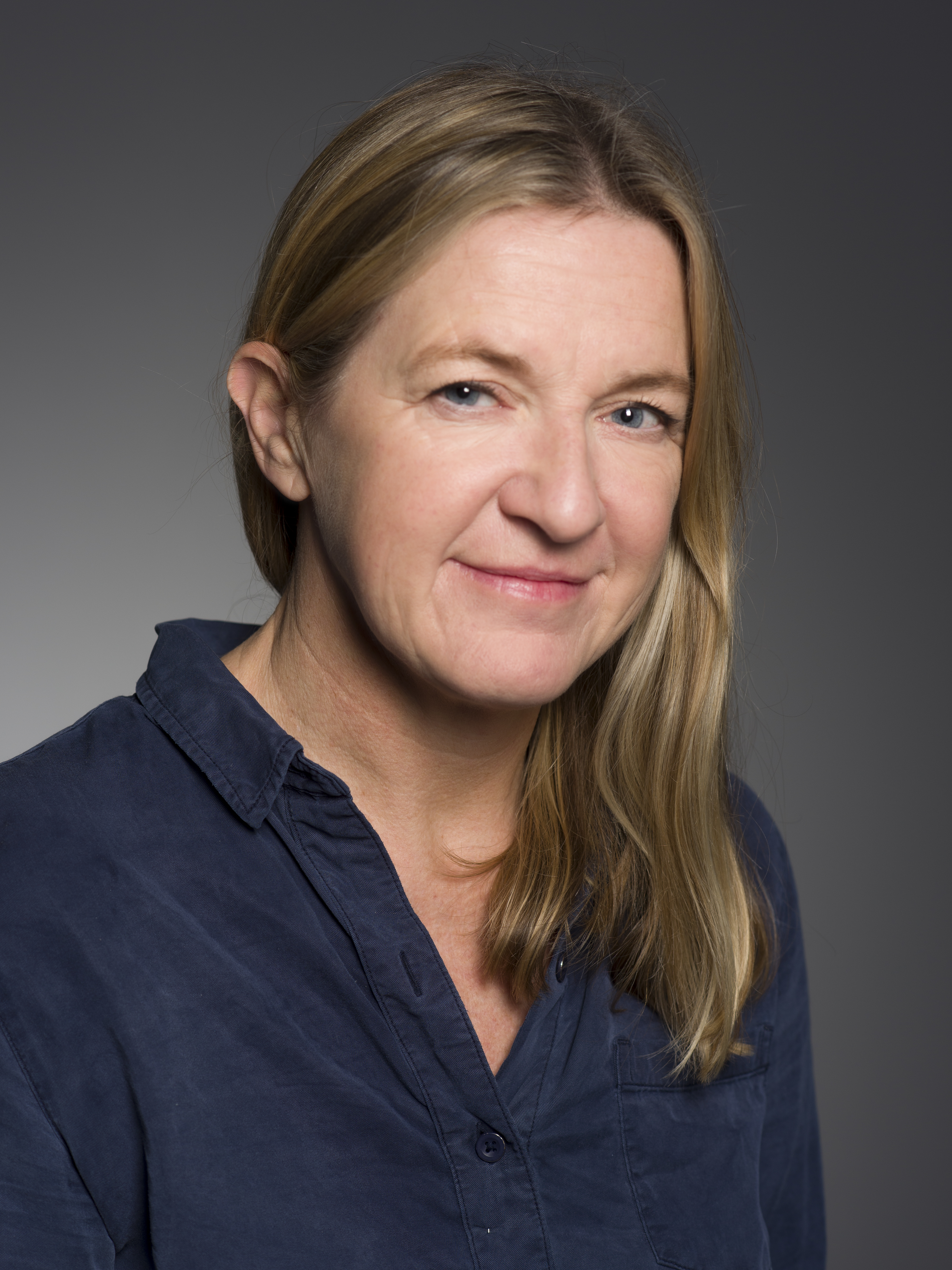 Ein Portrait von Heidi Fjeld fotografiert von Åsne Rambøl Hillestad. Die Bildrechte liegen bei der Universität in Oslo.