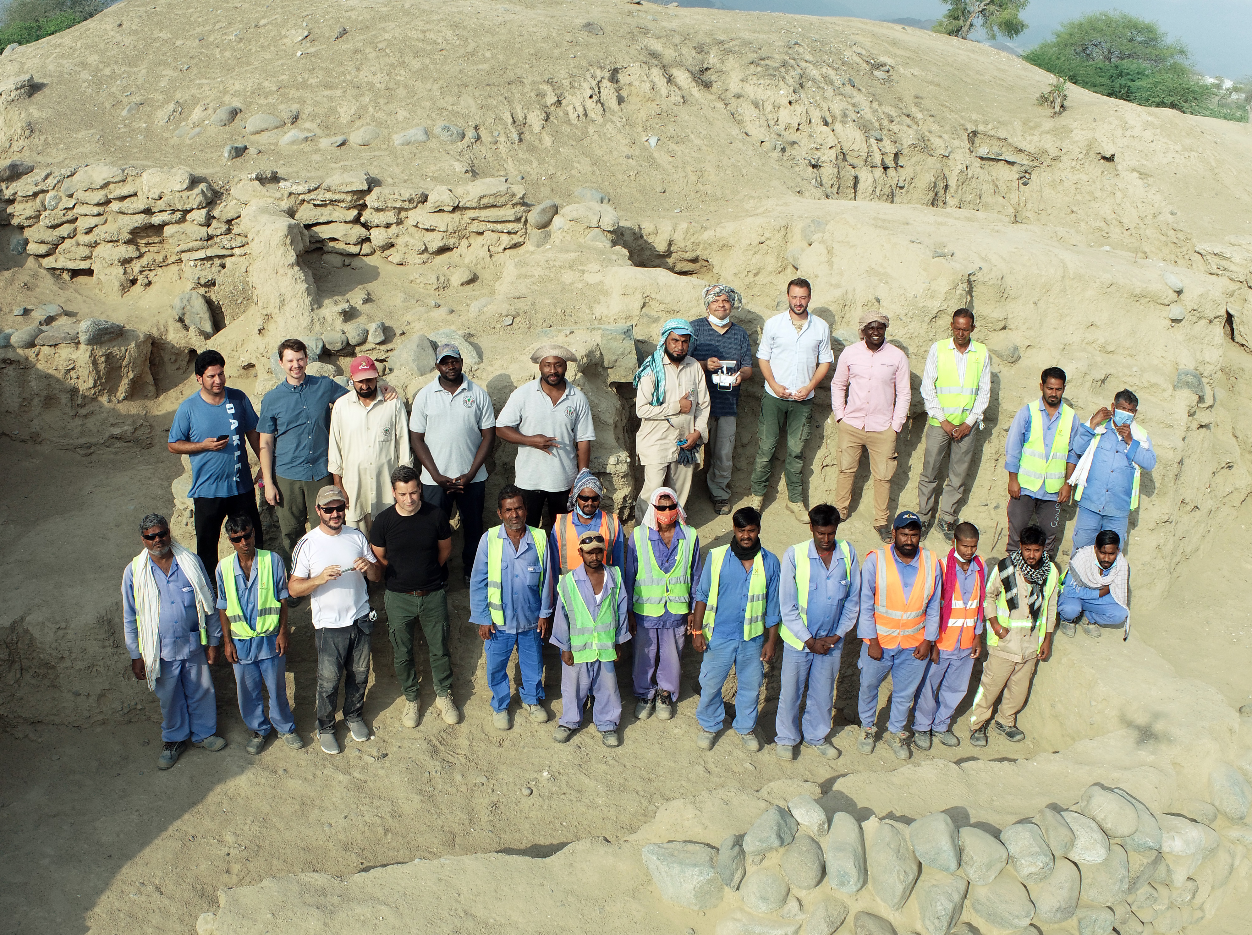 Team der Ausgrabungen 2021 in Kalba (© SAA/K. Kamyab)