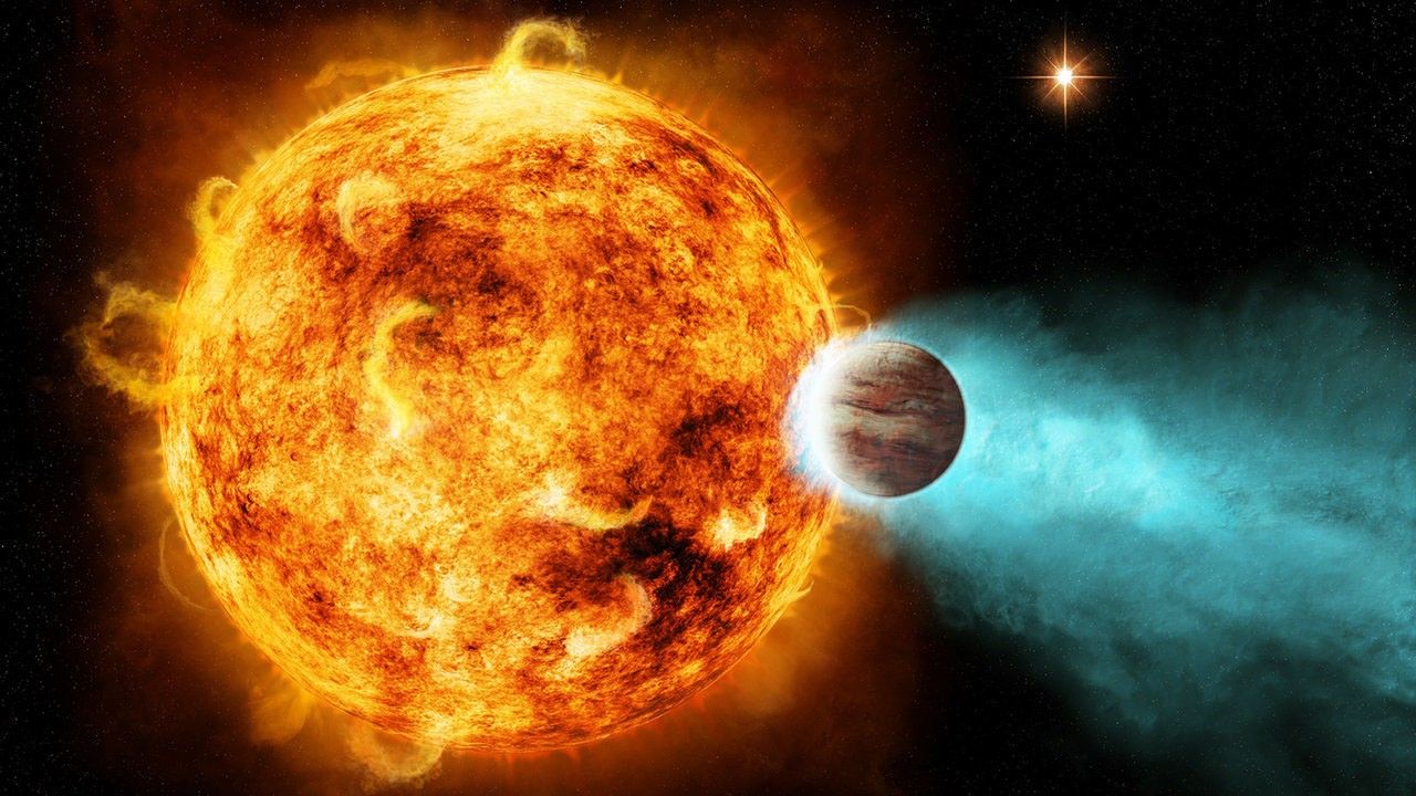 Illustration eines Sterns mit leuchtender, turbulenter Oberfläche und starken Eruptionen. Ein Planet befindet sich vor diesem Stern und verliert Atmosphäre in Form eines türkisen Gasschweifs.
