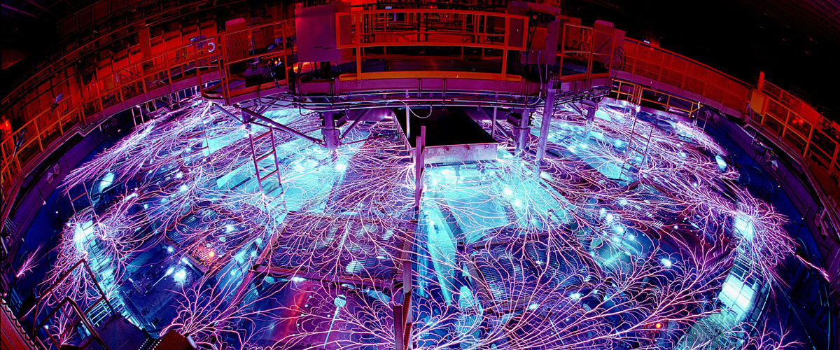[Translate to English:] Die "Z-Machine", der größte Röntgenstrahlengenerator der Welt. Bild: Wikimedia/PD