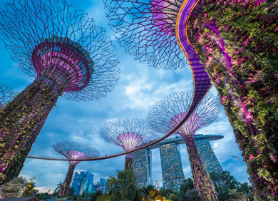 Singapur zählt mit einer Fläche von rund 719 qkm und 5,6 Millionen Einwohner zu den kleinsten Ländern. Im UN-Weltenwicklungsindex liegt es auf Platz 11. © Shutterstock Singapur zählt mit einer Fläche von rund 719 qkm und 5,6 Millionen Einwohner zu den kleinsten Ländern. Im UN-Weltenwicklungsindex liegt es auf Platz 11. © Shutterstock
