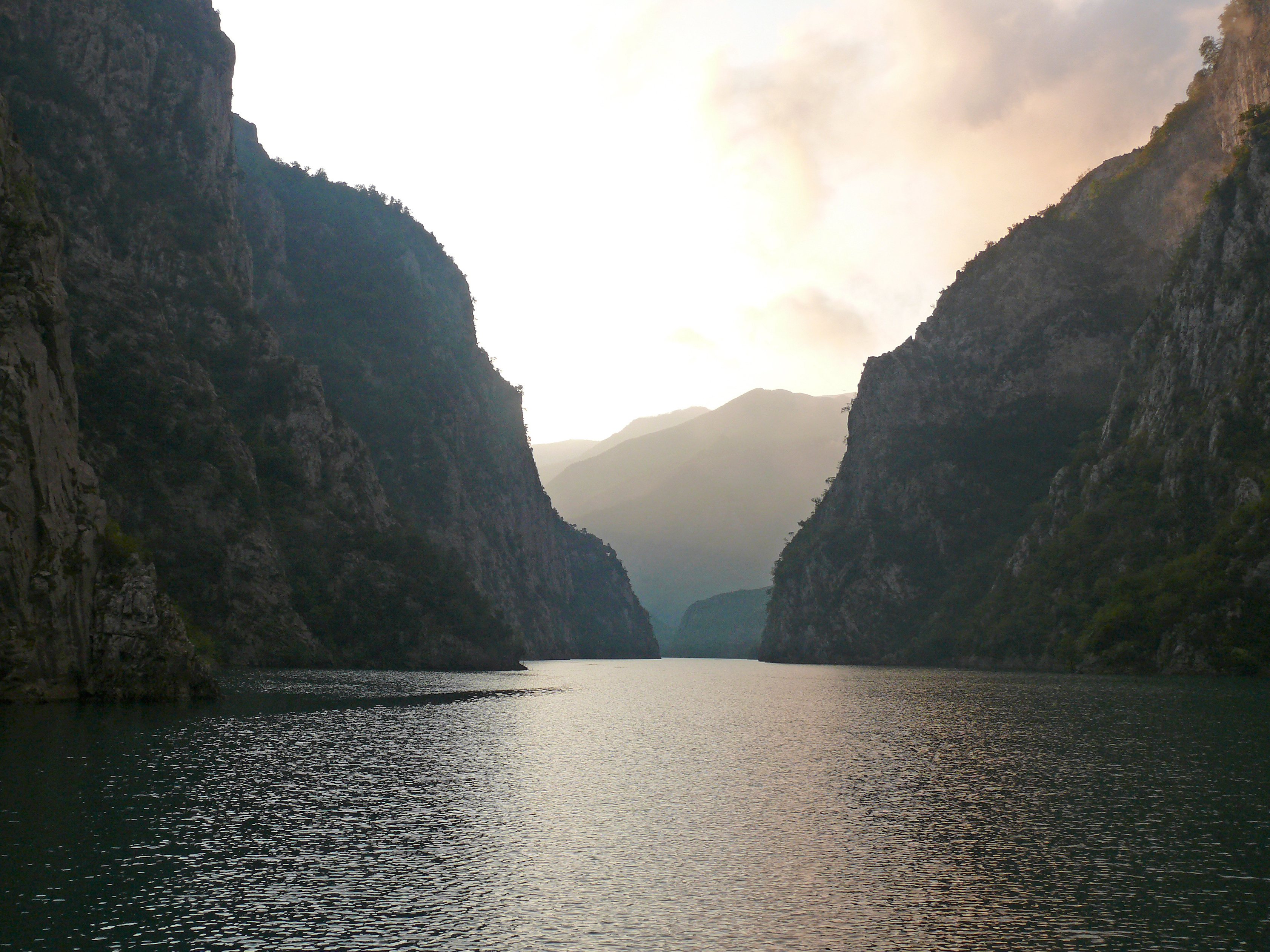 Koman-Stausee in Nordalbanien © Wikimedia/CC BY-SA 3.0/Jirka DI deriv Albinfo