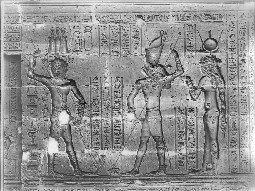 Relief aus dem Tempel von Edfu © Public Domain