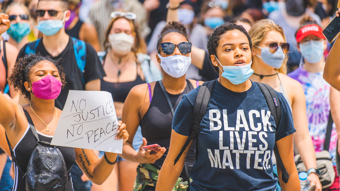 “Die Black Lives Matter-Proteste haben aufgezeigt, dass Rassismus nicht nur auf einer persönlichen Ebene, sondern auch in institutionellen Zusammenhängen immer noch sehr verbreitet ist”, sagt Migrationsforscherin Kyoko Shinozaki.