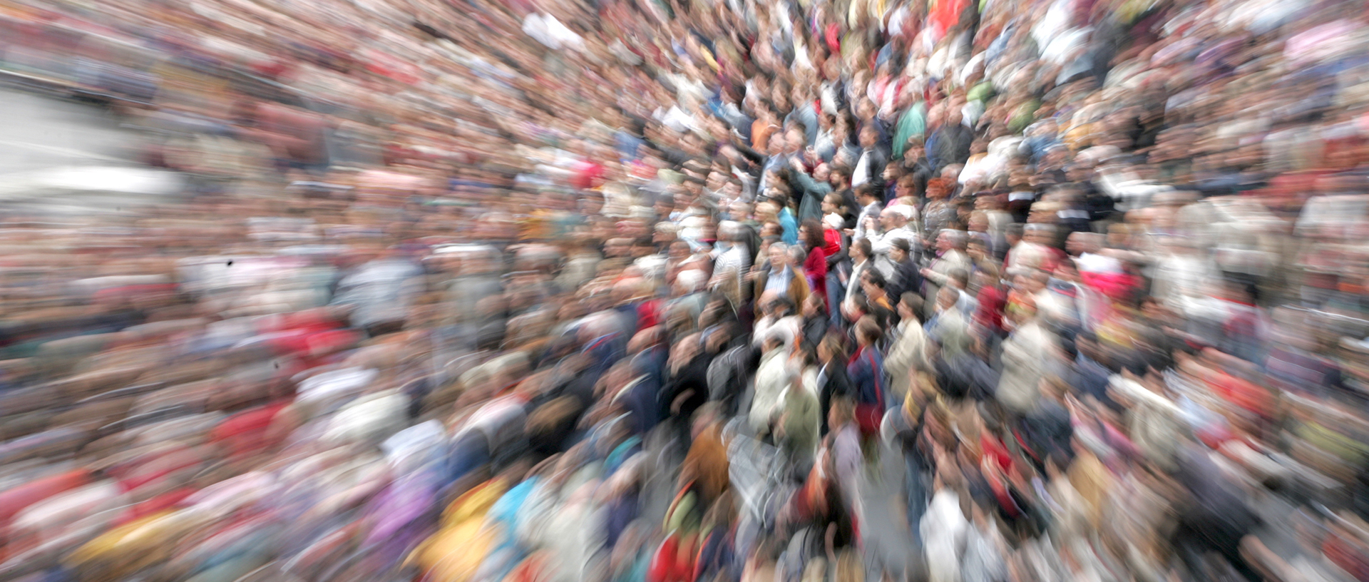 Eine Aufnahme einer Menschenansammlung stellvertretend für das Wachstum der Weltbevölkerung