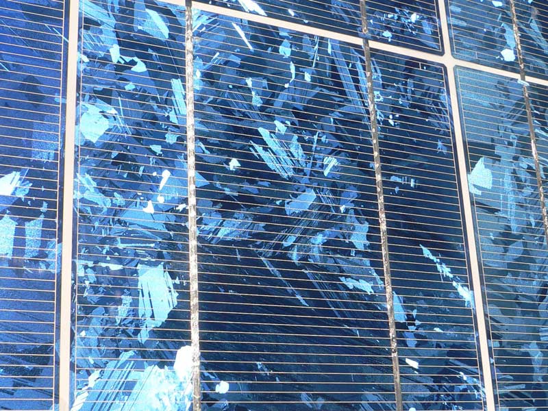 Polykristalline Silizium-Solarzellen in Photovoltaik-Modul © Wikipedia/CC BY-SA 2.5/Georg Slickers