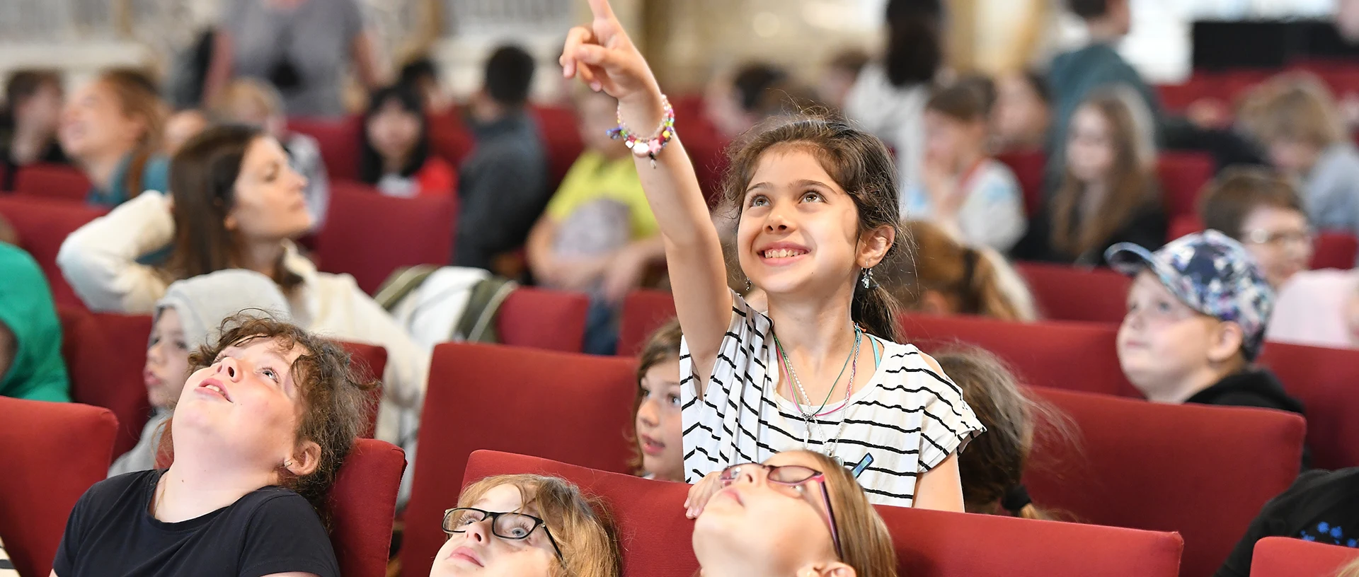 Kinder im Festsaal der ÖAW. © APA/ÖAW/Hörmandinger
