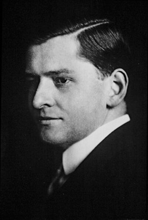 Portraitfoto Richard Kuhn