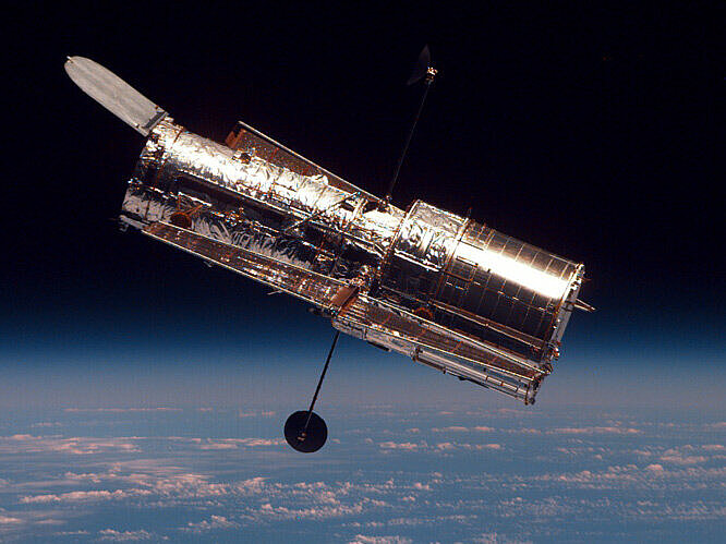 © STS-82 Crew, STScI, NASA