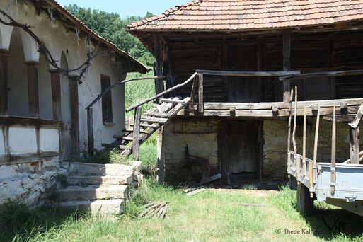 Old farm with storage and animal stall (Urovica, 2016)