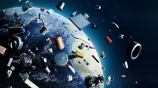Foto: Shutterstock Darstellung: Planet Erde umgeben von Weltraumschrott