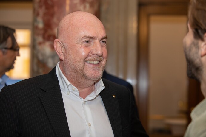 Peter Llewellyn-Davies (Apeiron Biologics AG)