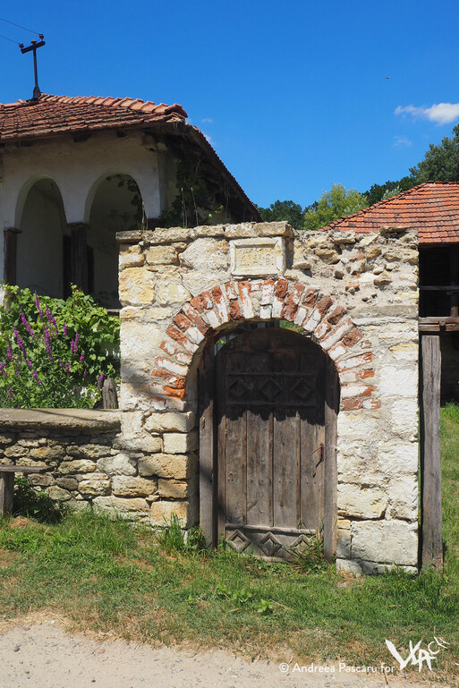 Stone portal in Urovica (2016)