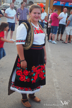 Local women in Vlach costume at the diaspora meeting (Urovica, 2016)