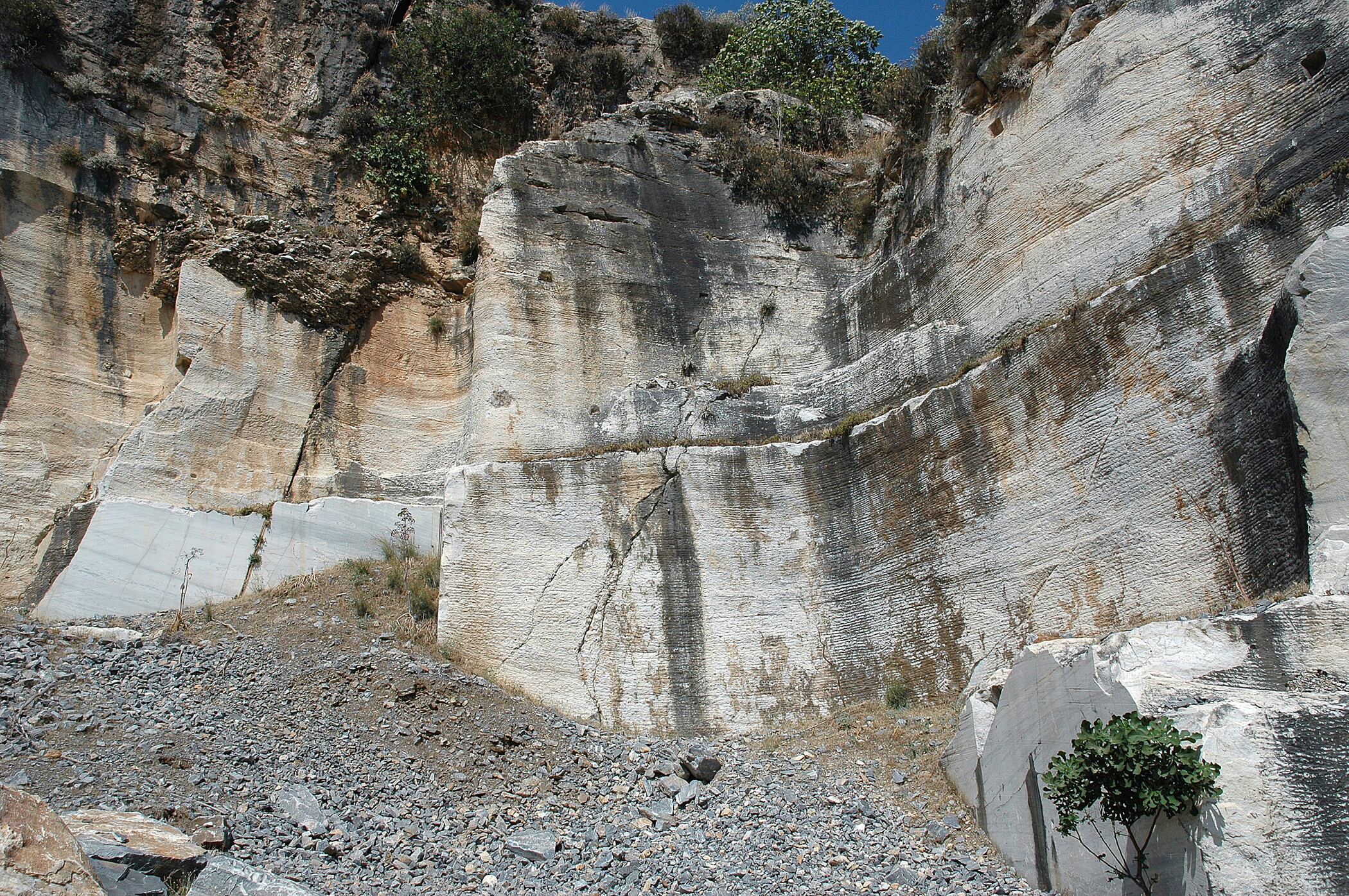 Der Steinbruch Belevi, wo die Marmore des ersten Dipteros des Artemisions gebrochen wurden (Foto: W. Prochaska)