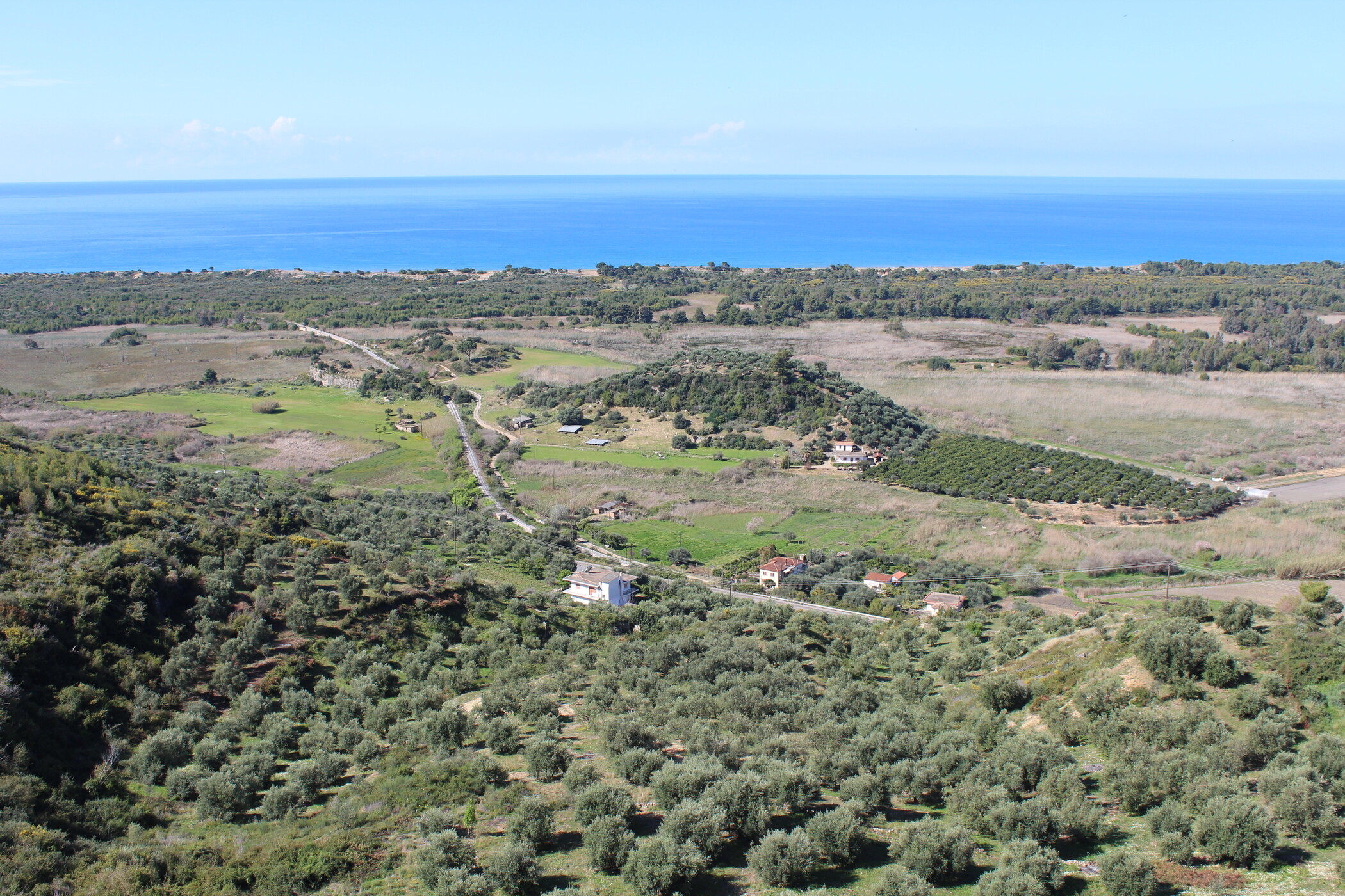 Die Hügelgruppe von Kleidi von Nordosten, Blick von der Festungsmauer von Samikon (Foto: ÖAW-ÖAI, B. Eder)