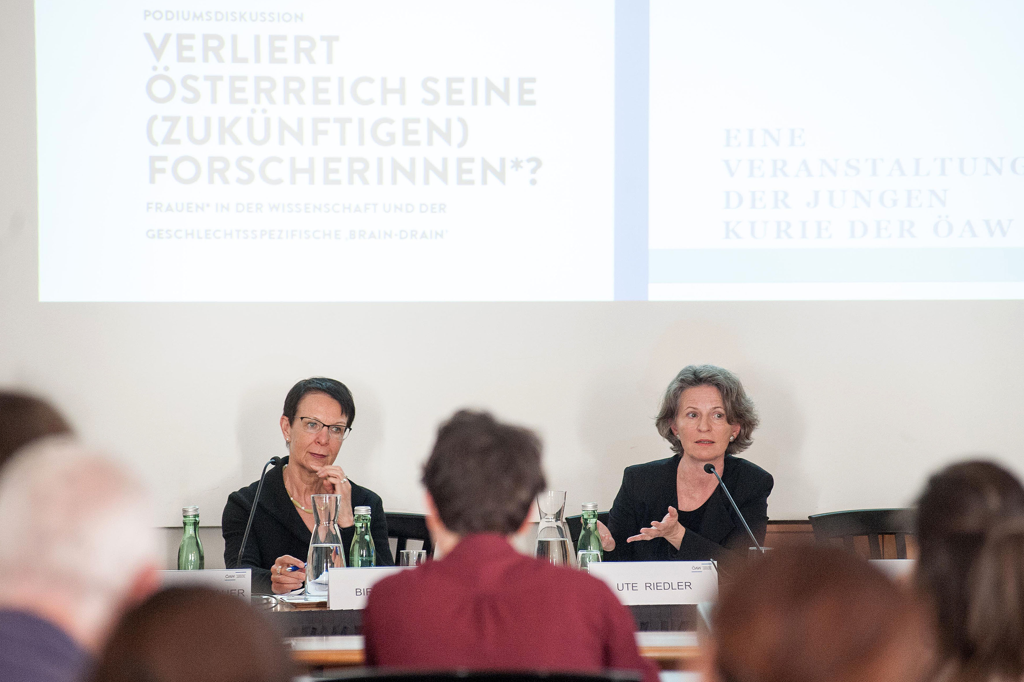 Birgit Sauer und Ute Riedler. (c) Jacqueline Godany *Art_PhotOgraphy