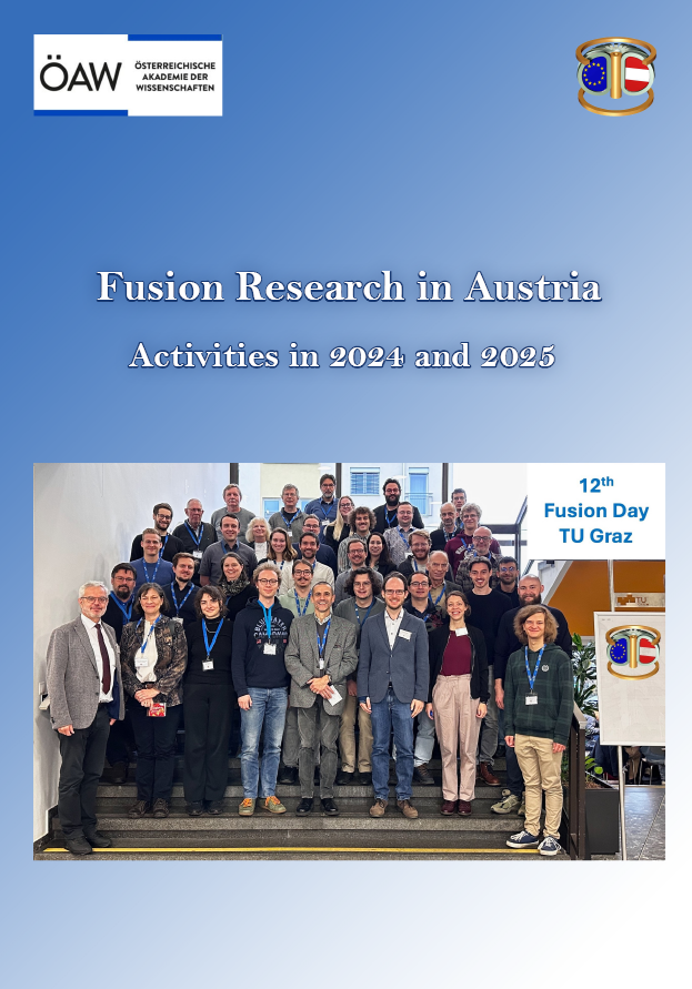 Gruppenfoto von etwa 30 Personen auf einer Treppe vor einem Gebäude, darüber der Text 'Fusion Research in Austria Activities in 2024 and 2025' und Logos der Österreichischen Akademie der Wissenschaften und des 12th Fusion Day TU Graz.
